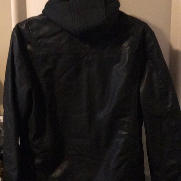 leather jacket - Picture 3 of 3